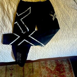 2XU compression leggings